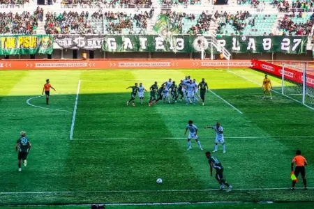 Persebaya Godok Materi Pemain Hadapi PSM Makassar: Semua Memiliki Peran Foto BeritaJatim.com