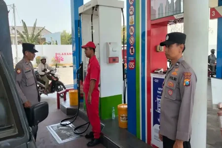 Polres Ngawi Pantau 18 SPBU, Pastikan Stok BBM Aman dan Cegah Antrean Foto BeritaJatim.com