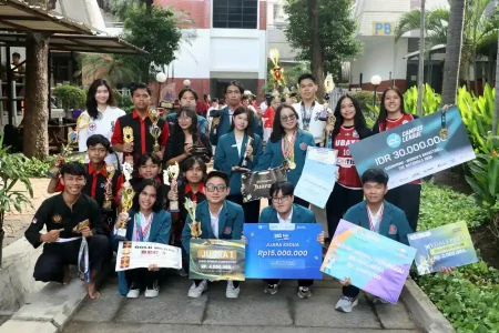 Ubaya Kucurkan Beasiswa 4.067 Mahasiswa dan Pamer Prestasi Internasional Foto BeritaJatim.com