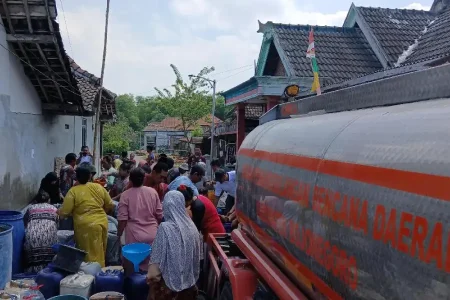 Hujan Belum Atasi Kekeringan, 106 Desa di Bojonegoro Masih Butuh Air Bersih Foto BeritaJatim.com