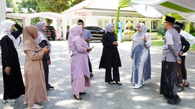 ASN Banyuwangi Kenakan Busana ala Santri Selama Sepekan Foto BeritaJatim.com