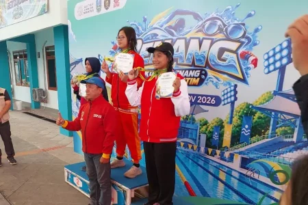 Atlet Aquatik Sumbang Emas Pertama Kota Mojokerto di POPDA XV Jatim Foto BeritaJatim.com