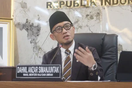 Wamenhaj Minta Jemaah Umrah Hindari Transit Singapura dan Malaysia Foto BeritaJatim.com