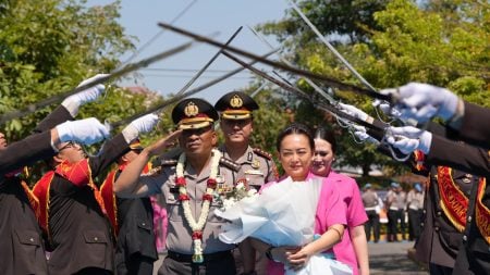 Sambut Kapolresta Baru, Polresta Sidoarjo Gelar Upacara Farewell Parade Foto BeritaJatim.com