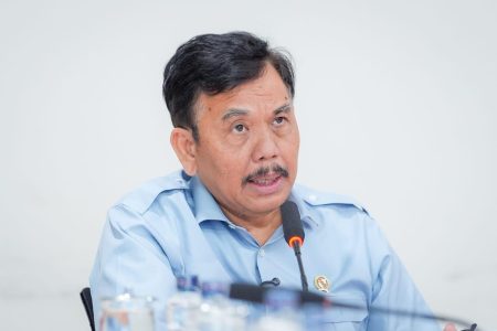 Pemerintah Hormati Aksi Greenpeace di Bundaran HI, Janji Tangani Krisis Iklim Foto BeritaJatim.com