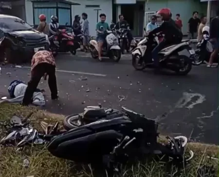 Kecelakaan Beruntun di Jalur Alternatif Jombang – Mojokerto, 2 Orang Terluka Foto BeritaJatim.com
