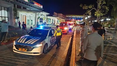 Empat Jenazah Suporter PSS Sleman Diberangkatkan ke Jogja, Polisi Kawal Ambulans Foto BeritaJatim.com