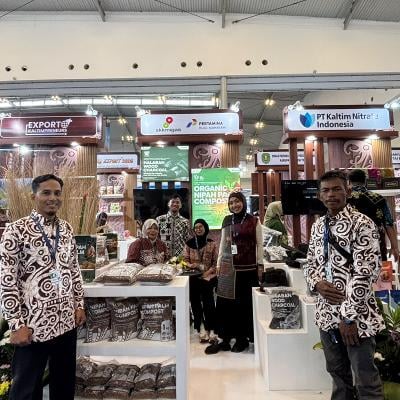 Dari Pelosok Mahakam Menembus Pasar Dunia: Cerita Lidi Nipah dan Arang Halaban di TEI 2026 Foto BeritaJatim.com