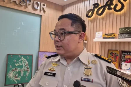 Jelang Libur Akhir Tahun 2026, Permohonan Paspor di Surabaya Naik 20 Persen Foto BeritaJatim.com