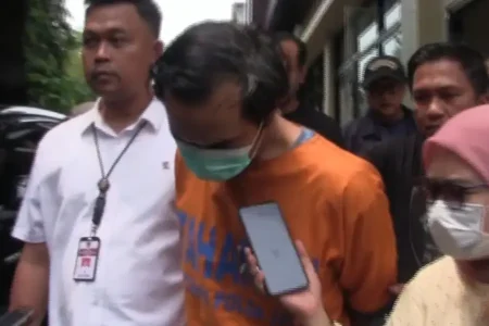 Profil Tersangka Pembunuhan Ibu dan Anak di Madiun: Lulusan Politeknik ITB, IQ di Atas Rata-rata, dan Ahli Pemetaan Tanah Foto BeritaJatim.com