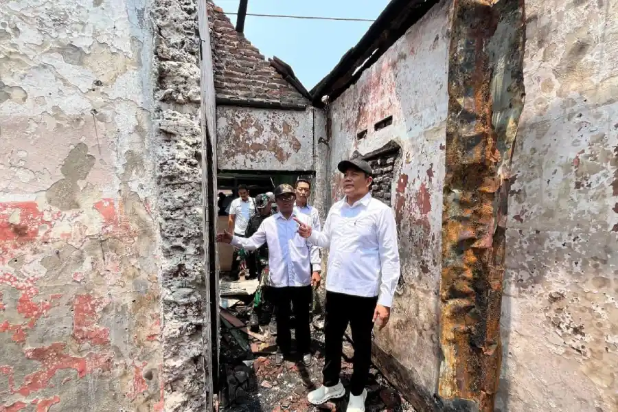 Sidak Kebakaran di Sukodono, Bupati Subandi Pastikan Pemkab Sidoarjo Benahi Rumah Warga Pekan Ini
