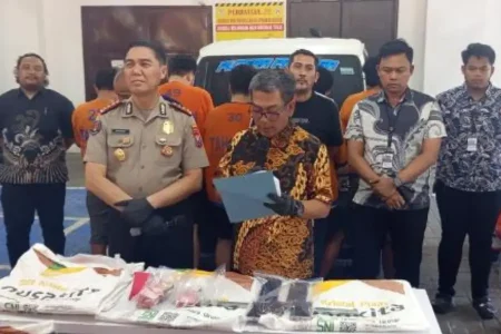 Nomor Sopir Dikloning, 185 Ton Gula Pabrik Jatim Raib Dijual Lewat Facebook Foto BeritaJatim.com