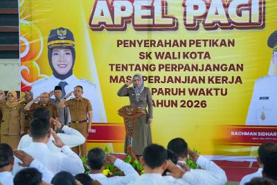 1.104 PPPK Paruh Waktu Kota Mojokerto Terima SK Baru, Ning Ita Ingatkan Ancaman Sanksi Disiplin Foto BeritaJatim.com