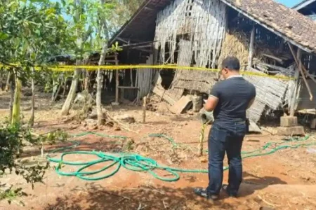 Usai Minum Kopi, Kakek di Sampang Dihantam Lingis hingga Tewas Foto BeritaJatim.com
